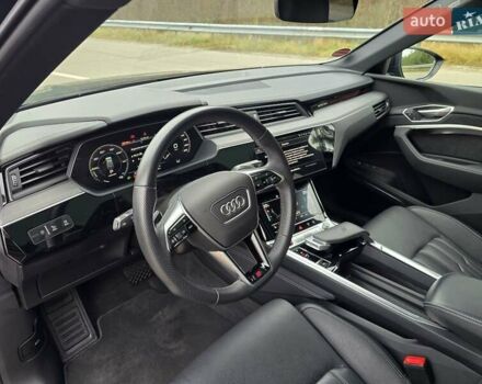 Чорний Ауді E-Tron, об'ємом двигуна 0 л та пробігом 61 тис. км за 47777 $, фото 61 на Automoto.ua