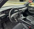 Чорний Ауді E-Tron, об'ємом двигуна 0 л та пробігом 61 тис. км за 47777 $, фото 61 на Automoto.ua