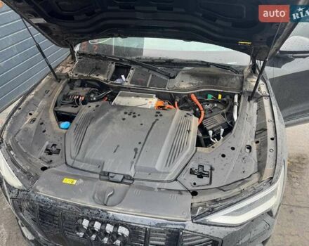 Чорний Ауді E-Tron, об'ємом двигуна 0 л та пробігом 81 тис. км за 25900 $, фото 18 на Automoto.ua