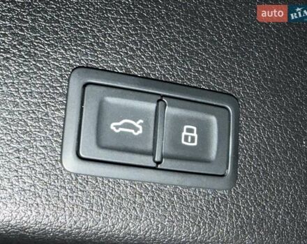 Чорний Ауді E-Tron, об'ємом двигуна 0 л та пробігом 103 тис. км за 36600 $, фото 14 на Automoto.ua