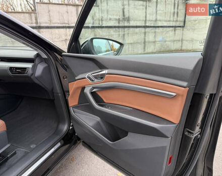 Черный Ауди E-Tron, объемом двигателя 0 л и пробегом 79 тыс. км за 29999 $, фото 19 на Automoto.ua