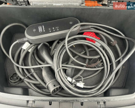 Черный Ауди E-Tron, объемом двигателя 0 л и пробегом 39 тыс. км за 39950 $, фото 95 на Automoto.ua