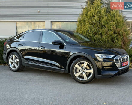 Чорний Ауді E-Tron, об'ємом двигуна 0 л та пробігом 79 тис. км за 29999 $, фото 15 на Automoto.ua