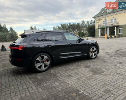 Черный Ауди E-Tron, объемом двигателя 0 л и пробегом 56 тыс. км за 40890 $, фото 4 на Automoto.ua
