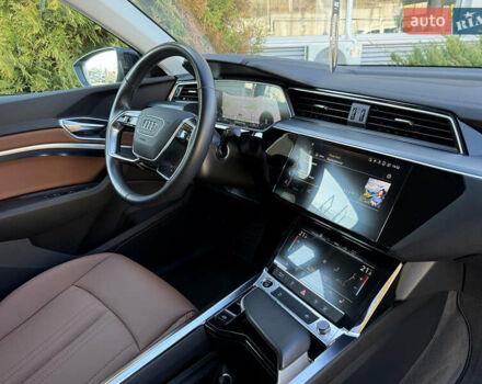 Чорний Ауді E-Tron, об'ємом двигуна 0 л та пробігом 79 тис. км за 29999 $, фото 38 на Automoto.ua