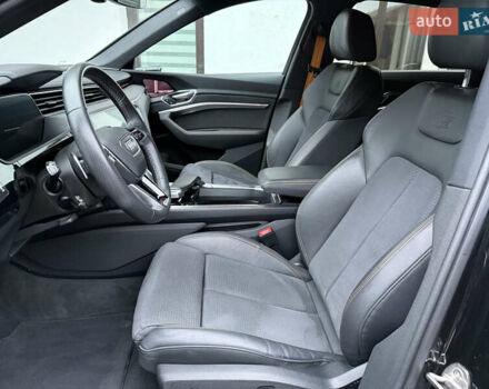 Черный Ауди E-Tron, объемом двигателя 0 л и пробегом 95 тыс. км за 38500 $, фото 21 на Automoto.ua