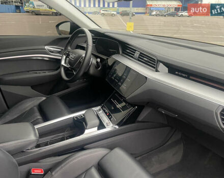 Черный Ауди E-Tron, объемом двигателя 0 л и пробегом 39 тыс. км за 39950 $, фото 49 на Automoto.ua