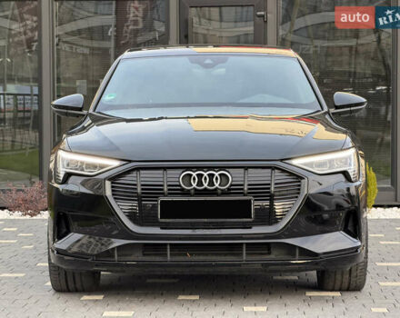 Черный Ауди E-Tron, объемом двигателя 0 л и пробегом 45 тыс. км за 30900 $, фото 2 на Automoto.ua