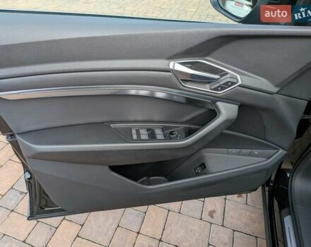 Черный Ауди E-Tron, объемом двигателя 0 л и пробегом 95 тыс. км за 29800 $, фото 23 на Automoto.ua