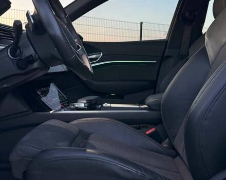 Черный Ауди E-Tron, объемом двигателя 0 л и пробегом 68 тыс. км за 45000 $, фото 21 на Automoto.ua