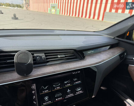 Чорний Ауді E-Tron, об'ємом двигуна 0 л та пробігом 59 тис. км за 35499 $, фото 20 на Automoto.ua