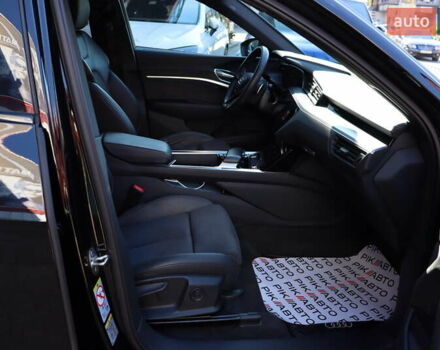 Черный Ауди E-Tron, объемом двигателя 0 л и пробегом 17 тыс. км за 44900 $, фото 47 на Automoto.ua