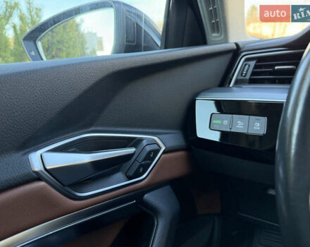 Чорний Ауді E-Tron, об'ємом двигуна 0 л та пробігом 79 тис. км за 29999 $, фото 77 на Automoto.ua