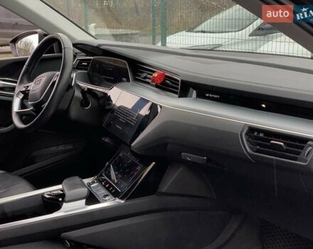 Черный Ауди E-Tron, объемом двигателя 0 л и пробегом 64 тыс. км за 35955 $, фото 40 на Automoto.ua