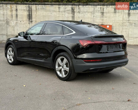 Черный Ауди E-Tron, объемом двигателя 0 л и пробегом 79 тыс. км за 29999 $, фото 10 на Automoto.ua