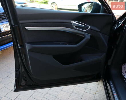 Черный Ауди E-Tron, объемом двигателя 0 л и пробегом 17 тыс. км за 44900 $, фото 13 на Automoto.ua