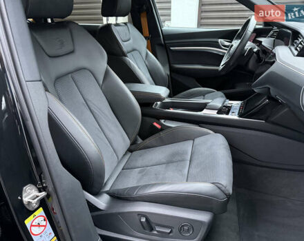 Черный Ауди E-Tron, объемом двигателя 0 л и пробегом 95 тыс. км за 38500 $, фото 30 на Automoto.ua