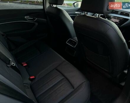 Ауди E-Tron 2022 в Виннице на Automoto.ua Черный Ауди E-Tron, объемом двигателя 0 л и пробегом 130 тыс. км за 28800 $, фото 27 на Automoto.ua