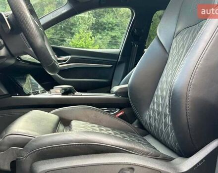Чорний Ауді E-Tron, об'ємом двигуна 0 л та пробігом 83 тис. км за 43000 $, фото 13 на Automoto.ua