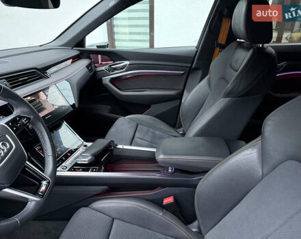 Черный Ауди E-Tron, объемом двигателя 0 л и пробегом 95 тыс. км за 38500 $, фото 41 на Automoto.ua