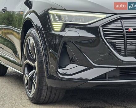 Чорний Ауді E-Tron, об'ємом двигуна 0 л та пробігом 61 тис. км за 47777 $, фото 22 на Automoto.ua