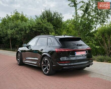 Черный Ауди E-Tron, объемом двигателя 0 л и пробегом 27 тыс. км за 60000 $, фото 3 на Automoto.ua