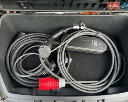 Черный Ауди E-Tron, объемом двигателя 0 л и пробегом 32 тыс. км за 47561 $, фото 87 на Automoto.ua