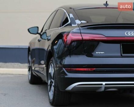 Чорний Ауді E-Tron, об'ємом двигуна 0 л та пробігом 78 тис. км за 43000 $, фото 7 на Automoto.ua