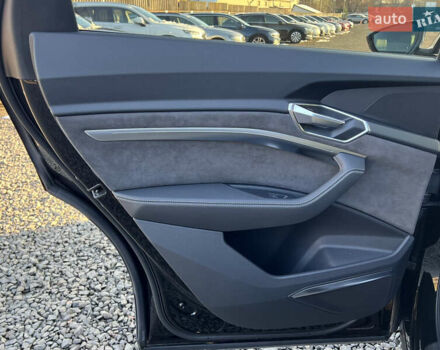 Черный Ауди E-Tron, объемом двигателя 0 л и пробегом 32 тыс. км за 47561 $, фото 32 на Automoto.ua