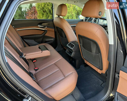 Чорний Ауді E-Tron, об'ємом двигуна 0 л та пробігом 79 тис. км за 29999 $, фото 50 на Automoto.ua