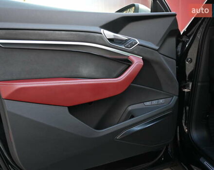 Черный Ауди E-Tron, объемом двигателя 0 л и пробегом 65 тыс. км за 44284 $, фото 9 на Automoto.ua