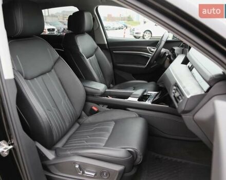 Чорний Ауді E-Tron, об'ємом двигуна 0 л та пробігом 78 тис. км за 43000 $, фото 11 на Automoto.ua