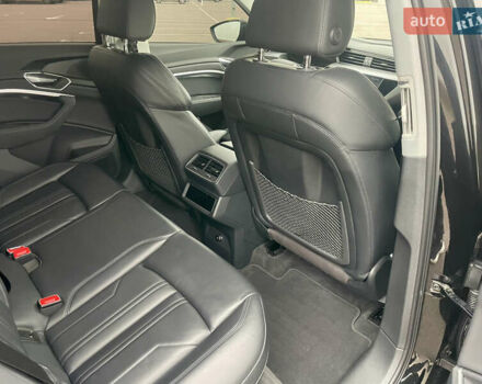 Черный Ауди E-Tron, объемом двигателя 0 л и пробегом 39 тыс. км за 39950 $, фото 43 на Automoto.ua