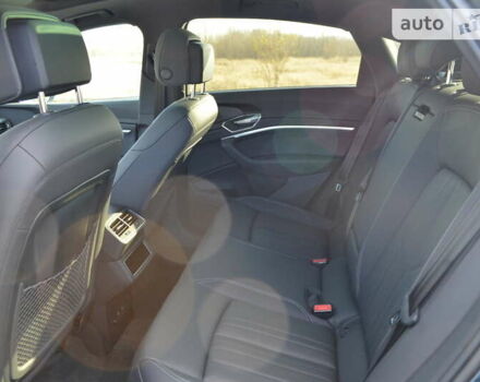 Черный Ауди E-Tron, объемом двигателя 0 л и пробегом 5 тыс. км за 47000 $, фото 4 на Automoto.ua