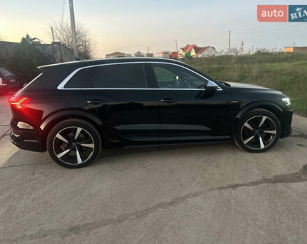 Чорний Ауді E-Tron, об'ємом двигуна 0 л та пробігом 57 тис. км за 41500 $, фото 57 на Automoto.ua