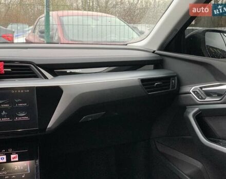 Черный Ауди E-Tron, объемом двигателя 0 л и пробегом 64 тыс. км за 35955 $, фото 74 на Automoto.ua