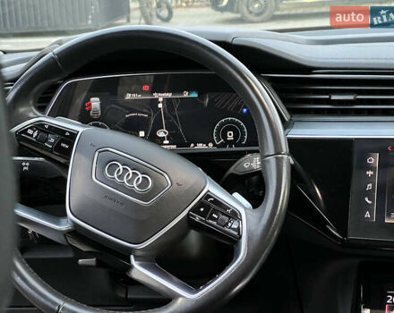 Чорний Ауді E-Tron, об'ємом двигуна 0 л та пробігом 112 тис. км за 33900 $, фото 9 на Automoto.ua