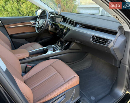 Чорний Ауді E-Tron, об'ємом двигуна 0 л та пробігом 79 тис. км за 29999 $, фото 36 на Automoto.ua