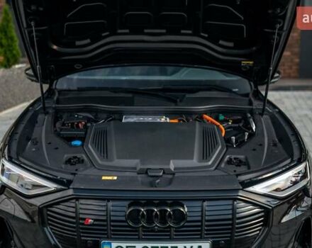 Черный Ауди E-Tron, объемом двигателя 0 л и пробегом 25 тыс. км за 55000 $, фото 65 на Automoto.ua