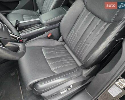 Чорний Ауді E-Tron, об'ємом двигуна 0 л та пробігом 61 тис. км за 47777 $, фото 58 на Automoto.ua