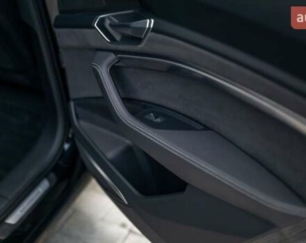 Черный Ауди E-Tron, объемом двигателя 0 л и пробегом 25 тыс. км за 55000 $, фото 58 на Automoto.ua