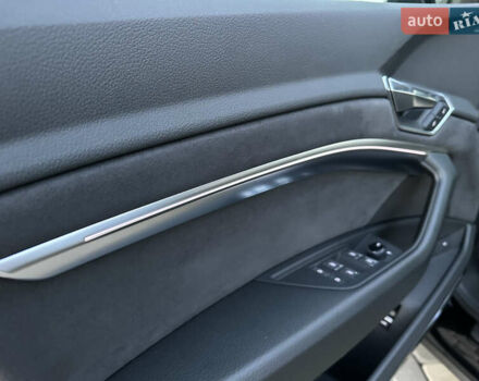 Черный Ауди E-Tron, объемом двигателя 0 л и пробегом 158 тыс. км за 31000 $, фото 43 на Automoto.ua