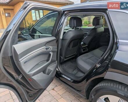 Черный Ауди E-Tron, объемом двигателя 0 л и пробегом 95 тыс. км за 29800 $, фото 30 на Automoto.ua