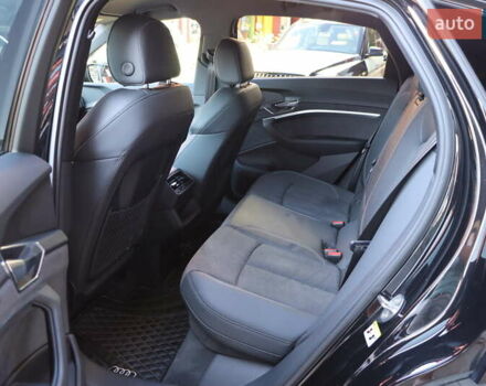 Черный Ауди E-Tron, объемом двигателя 0 л и пробегом 17 тыс. км за 44900 $, фото 39 на Automoto.ua