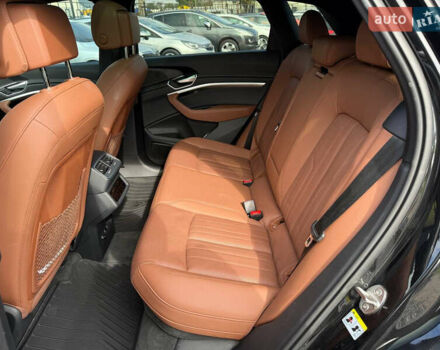 Черный Ауди E-Tron, объемом двигателя 0 л и пробегом 80 тыс. км за 34500 $, фото 60 на Automoto.ua