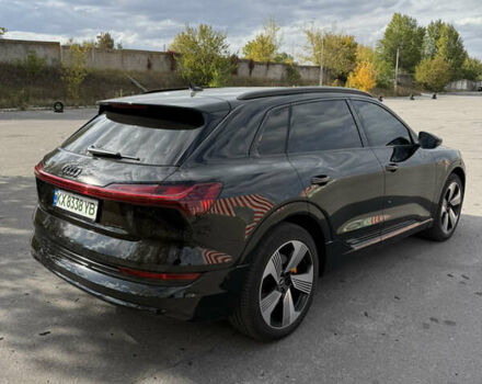 Чорний Ауді E-Tron, об'ємом двигуна 0 л та пробігом 59 тис. км за 35499 $, фото 6 на Automoto.ua