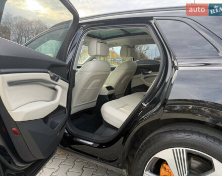 Черный Ауди E-Tron, объемом двигателя 0 л и пробегом 56 тыс. км за 40890 $, фото 24 на Automoto.ua