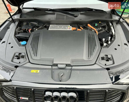 Чорний Ауді E-Tron, об'ємом двигуна 0 л та пробігом 23 тис. км за 54900 $, фото 2 на Automoto.ua