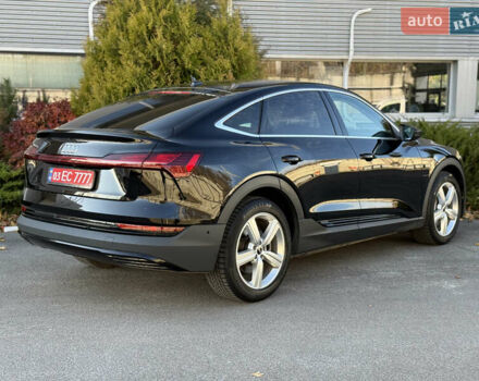 Чорний Ауді E-Tron, об'ємом двигуна 0 л та пробігом 79 тис. км за 29999 $, фото 19 на Automoto.ua