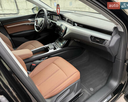 Черный Ауди E-Tron, объемом двигателя 0 л и пробегом 79 тыс. км за 29999 $, фото 23 на Automoto.ua